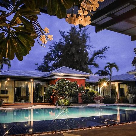 Villa Navin Jomtien Beach Exterior photo
