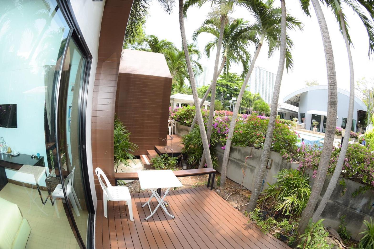 Villa Navin Jomtien Beach Exterior photo