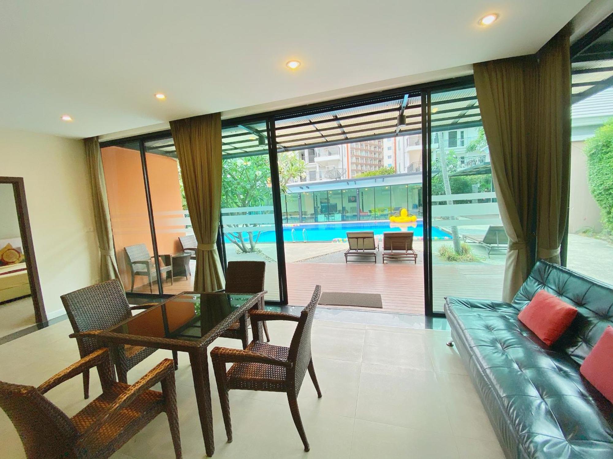 Villa Navin Jomtien Beach Exterior photo