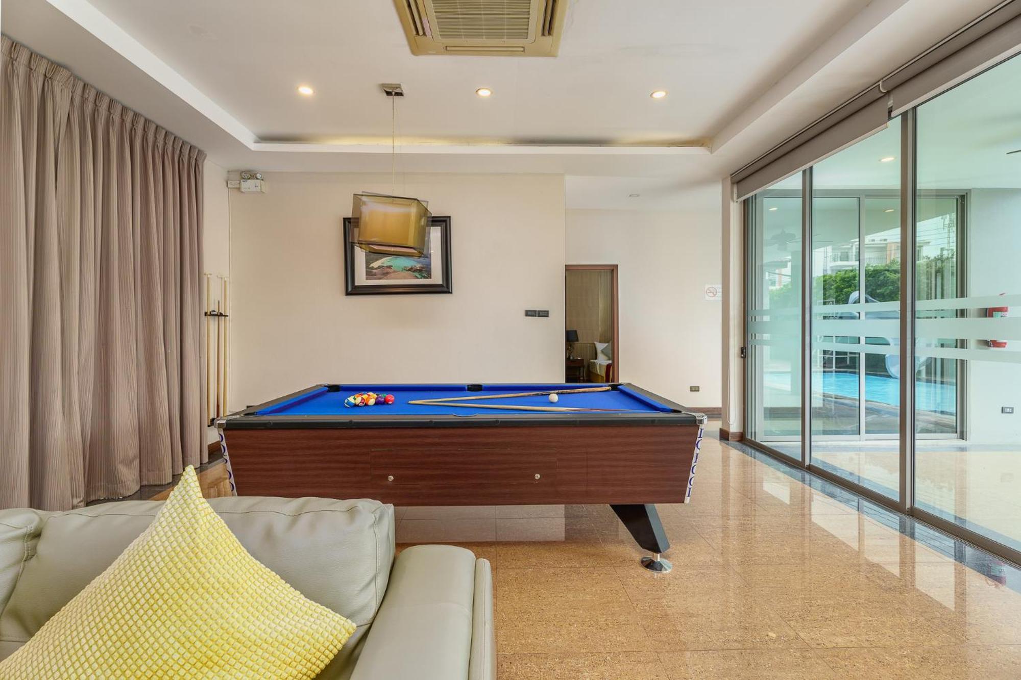 Villa Navin Jomtien Beach Exterior photo
