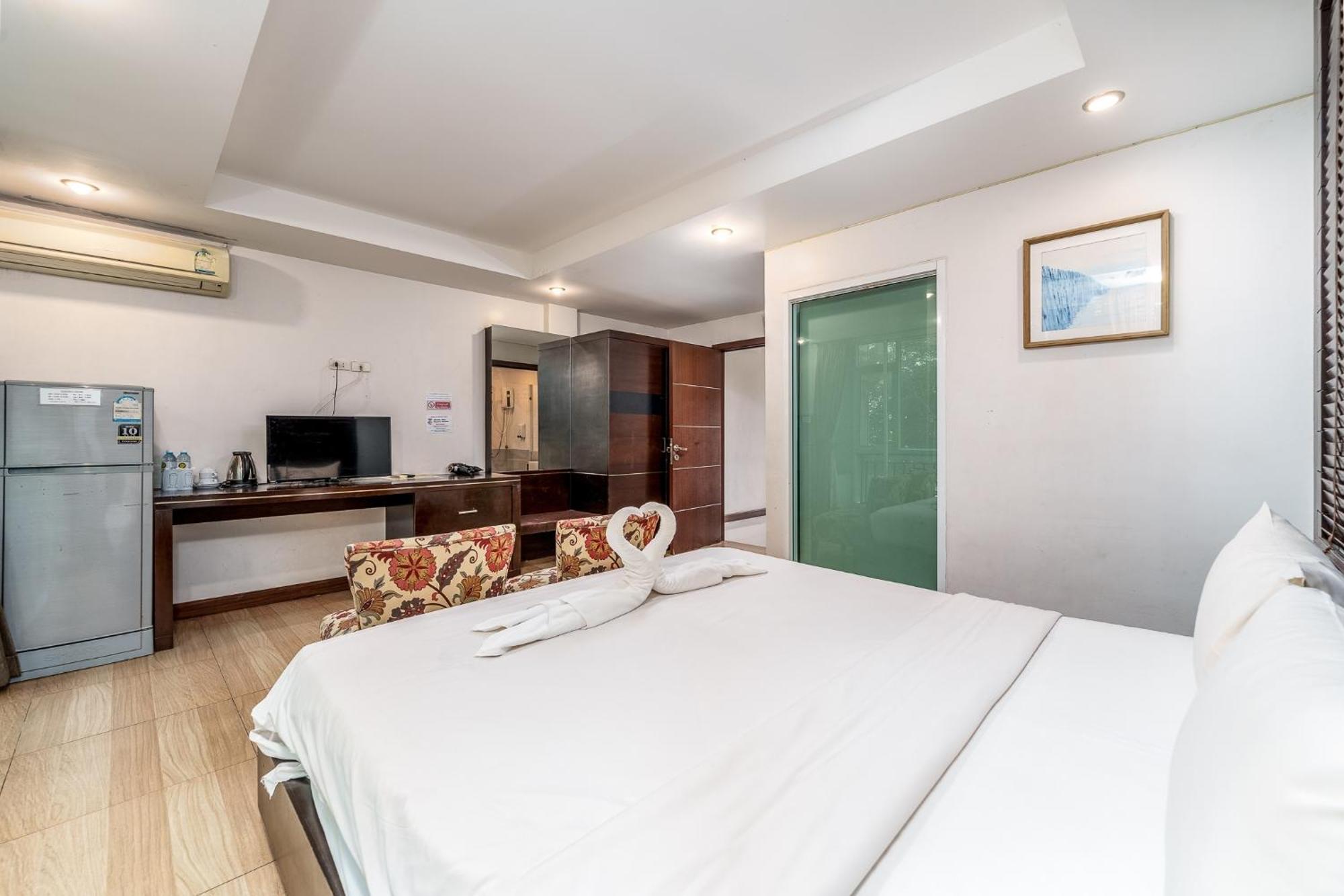 Villa Navin Jomtien Beach Exterior photo