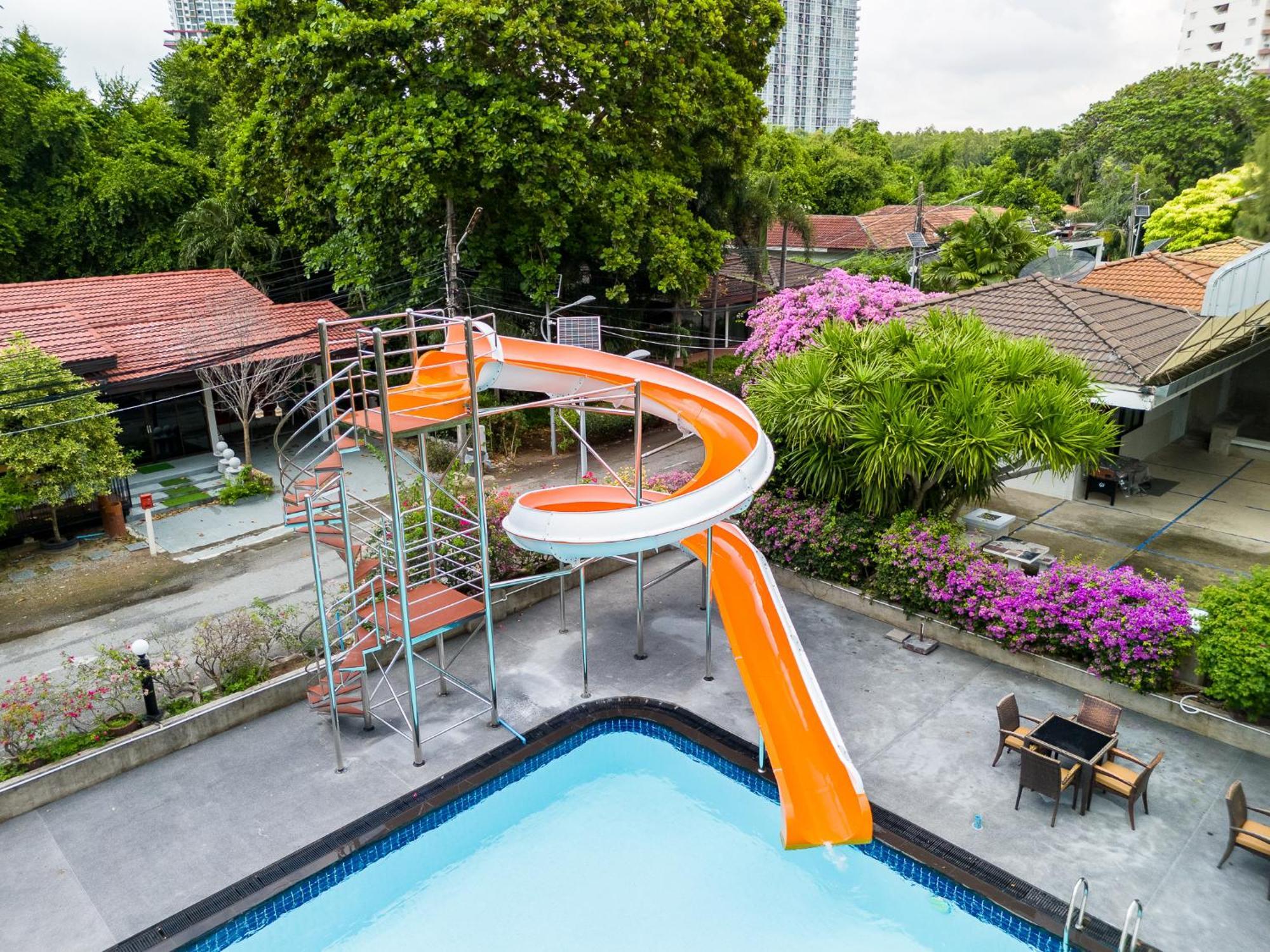 Villa Navin Jomtien Beach Exterior photo