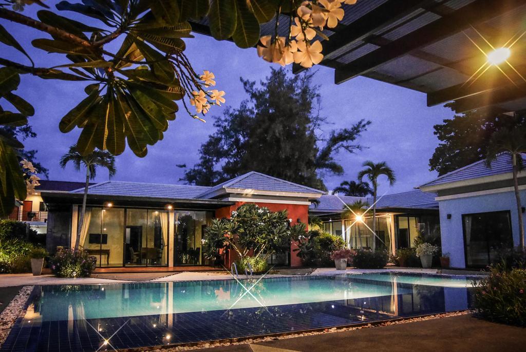 Villa Navin Jomtien Beach Exterior photo